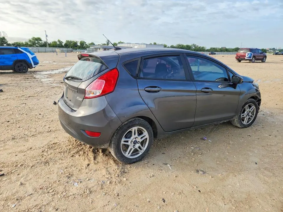 2017 FORD FIESTA SE  