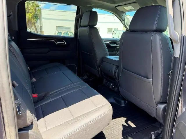 2025 GMC SIERRA C1500 SLT  