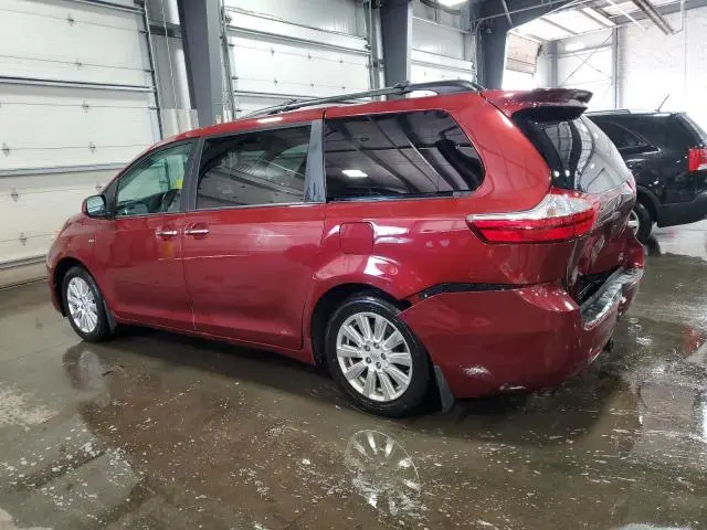 2017 TOYOTA SIENNA XLE  
