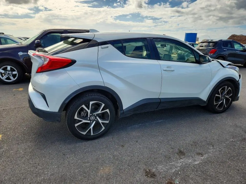 2019 TOYOTA C-HR LE  