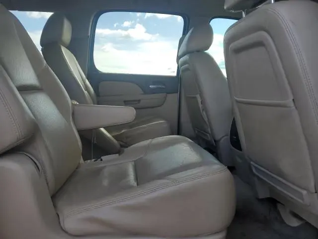 2011 CHEVROLET SUBURBAN K1500 LTZ  