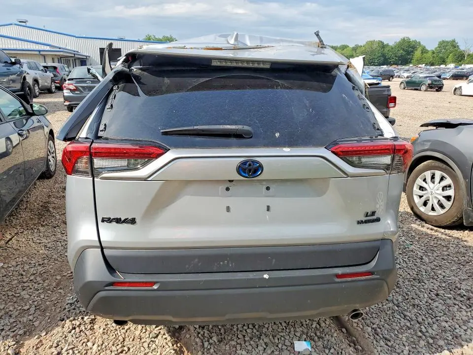 2022 TOYOTA RAV4 LE  
