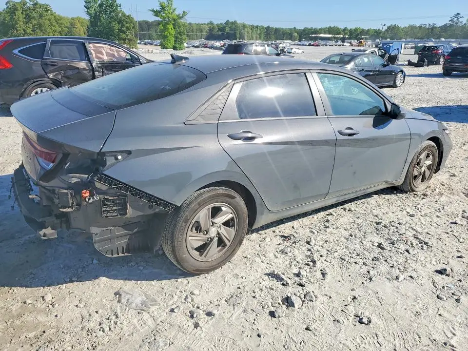2025 HYUNDAI ELANTRA SE  
