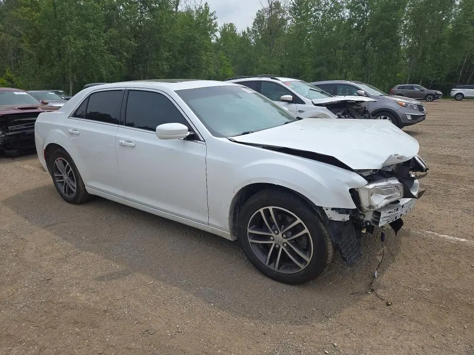 2016 CHRYSLER 300 LIMITED  