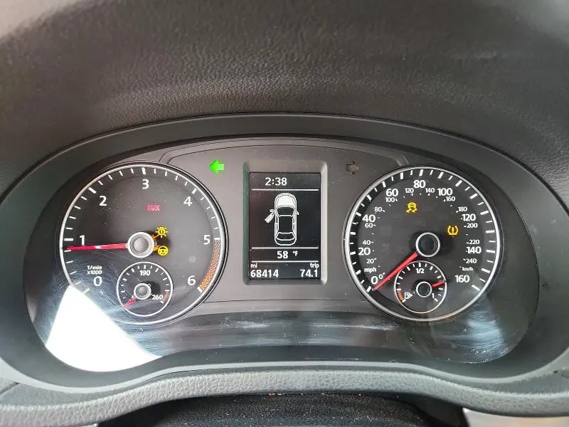 2015 VOLKSWAGEN PASSAT SE  