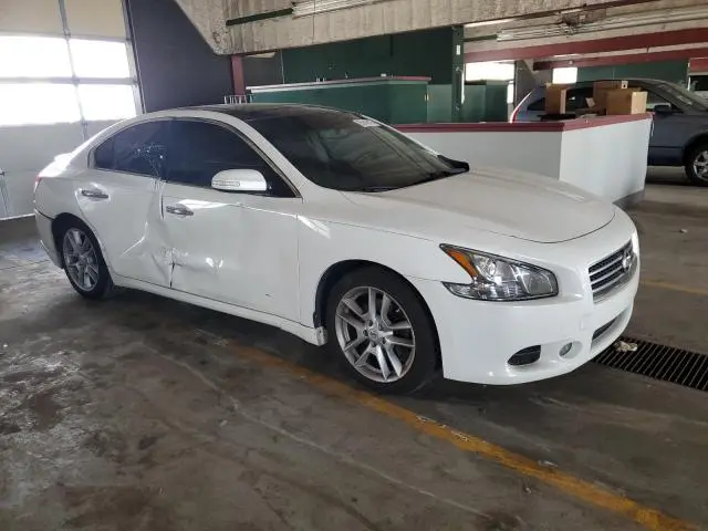 2010 NISSAN MAXIMA S  