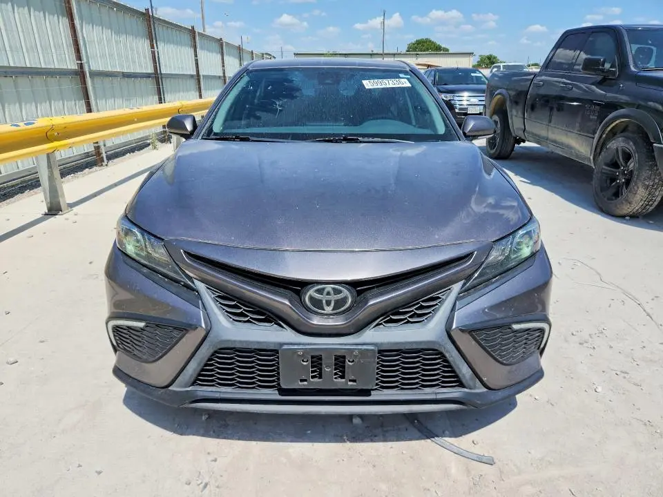 2022 TOYOTA CAMRY SE  