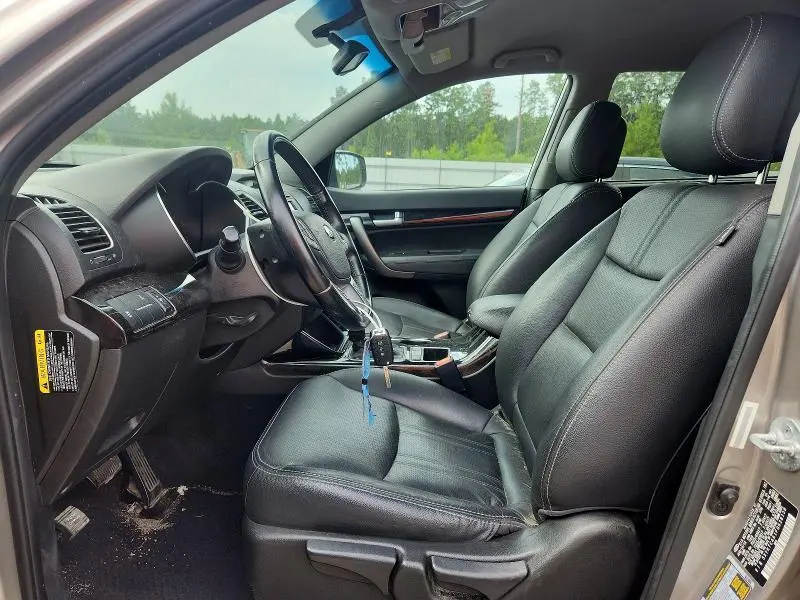 2015 KIA SORENTO LX  