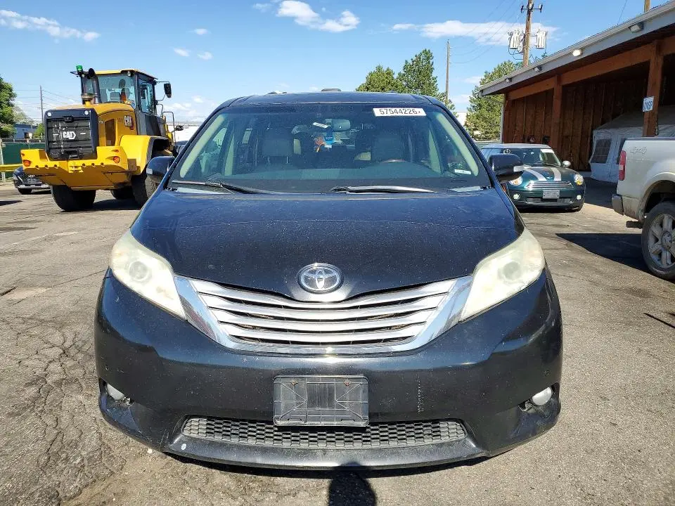 2013 TOYOTA SIENNA LIMITED 7-PASSENGER  