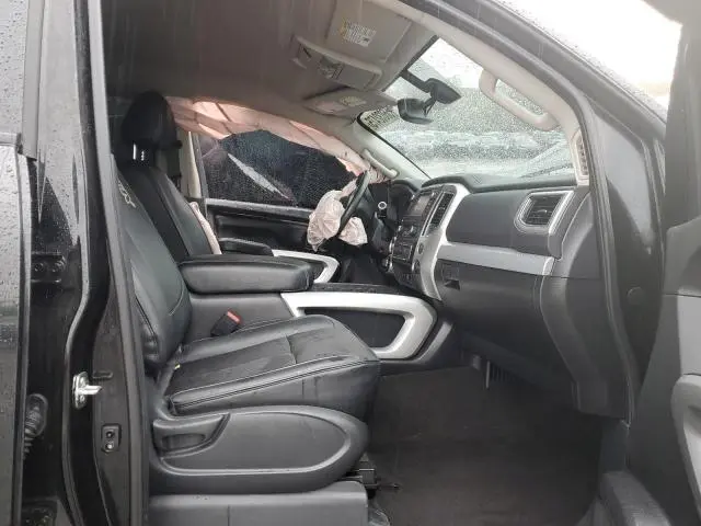 2017 NISSAN TITAN SV  