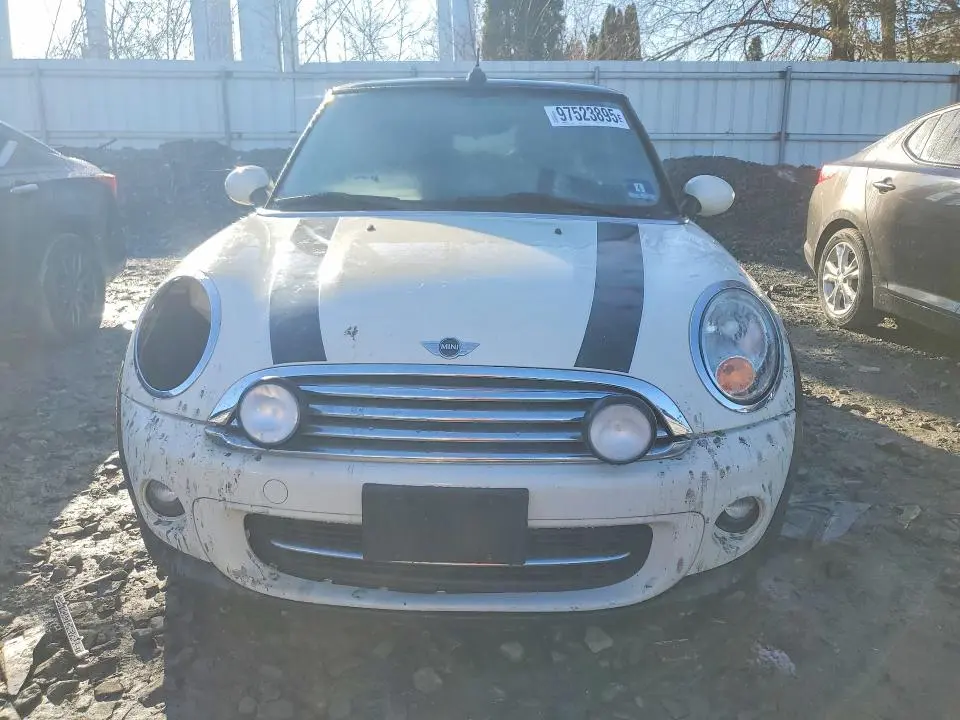 2011 MINI COOPER   