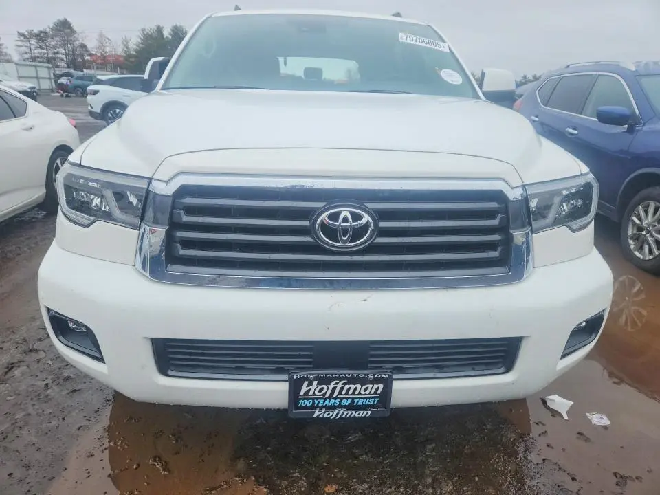 2018 TOYOTA SEQUOIA SR5  
