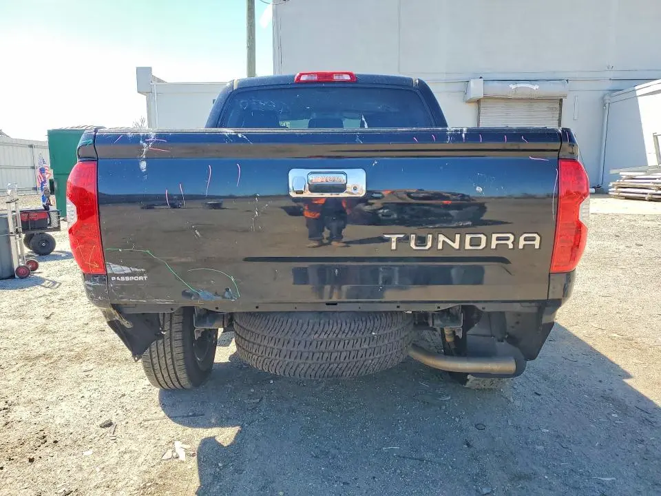 2018 TOYOTA TUNDRA SR5  
