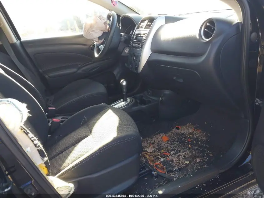 2017 NISSAN VERSA 1.6 SV