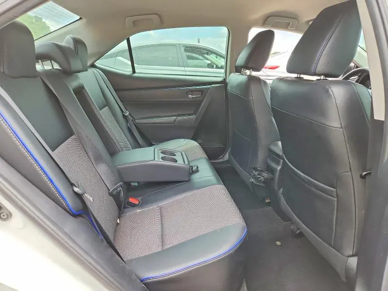 2017 TOYOTA COROLLA SE  