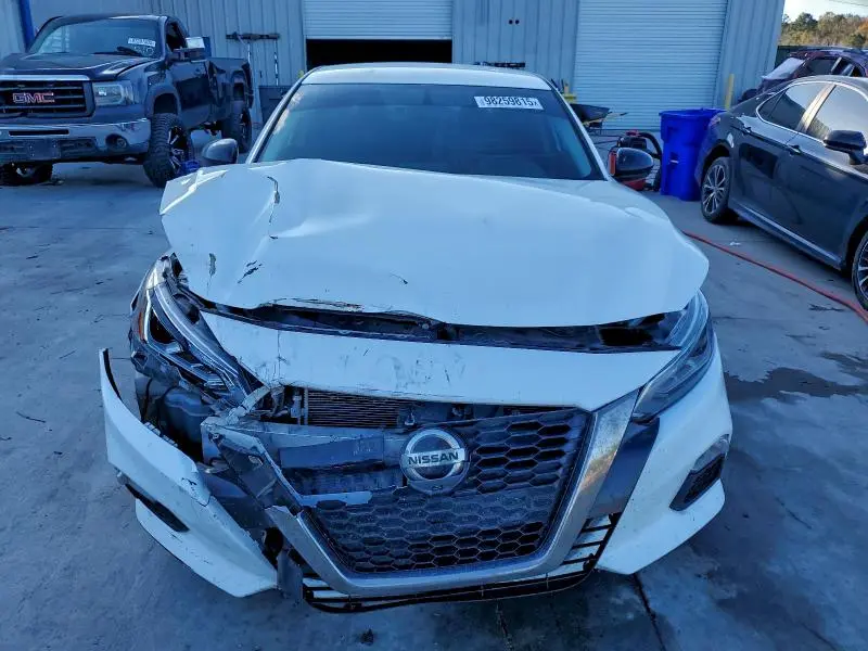 2019 NISSAN ALTIMA SR  