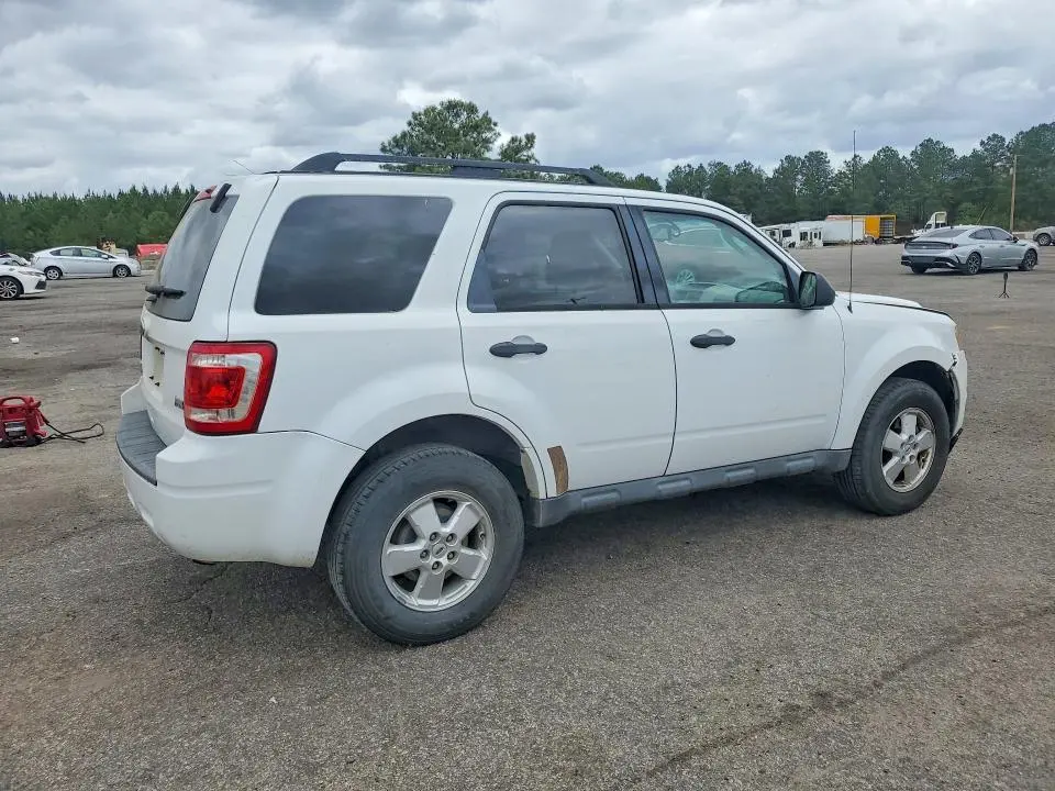 2011 FORD ESCAPE XLT  