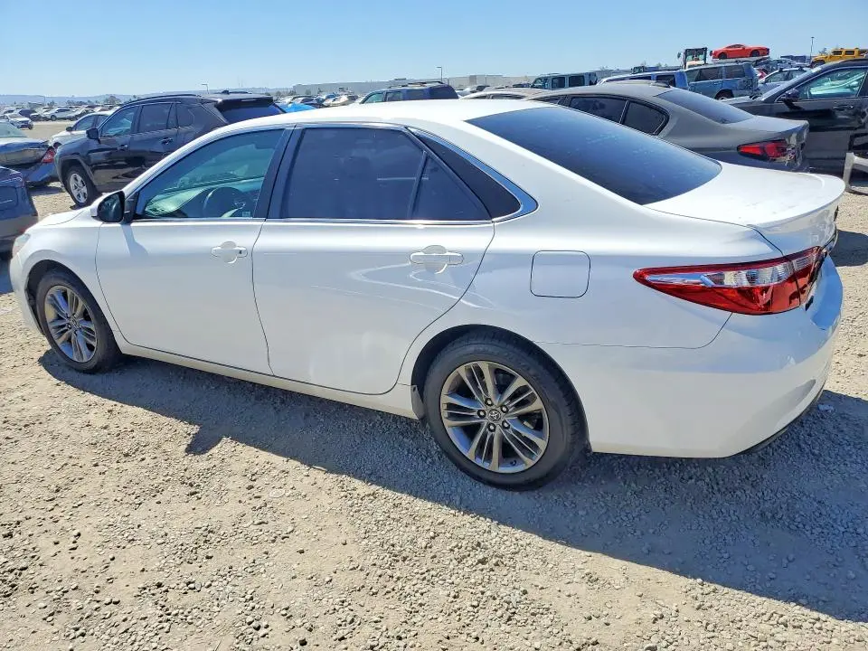2017 TOYOTA CAMRY SE  