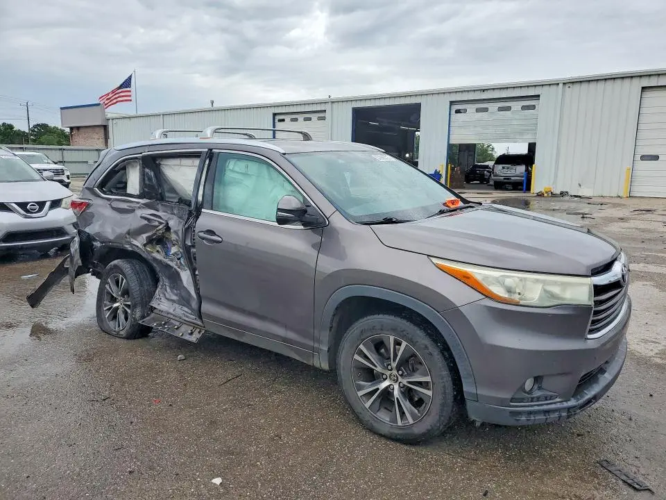 2016 TOYOTA HIGHLANDER XLE  