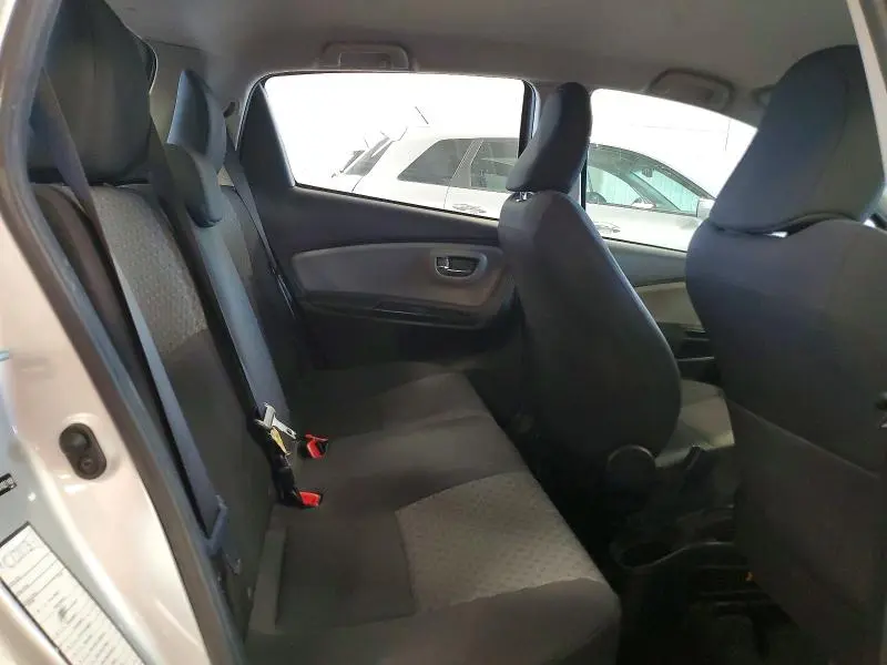 2015 TOYOTA YARIS 5-DOOR LE  