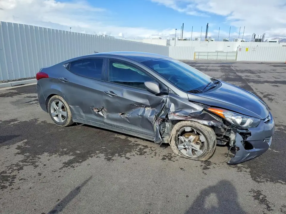 2013 HYUNDAI ELANTRA GLS  