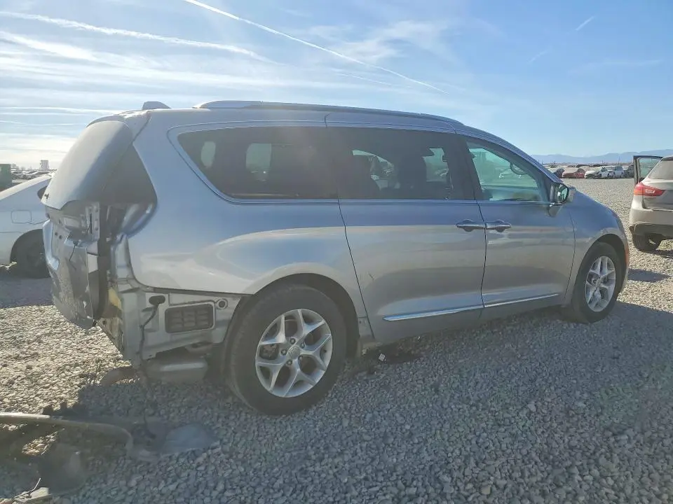 2017 CHRYSLER PACIFICA TOURING L PLUS  