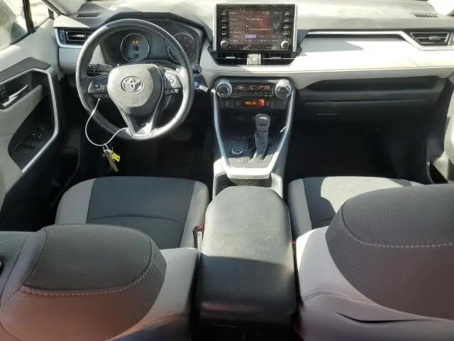 2020 TOYOTA RAV4 XLE  