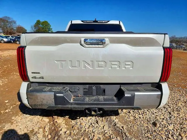 2025 TOYOTA TUNDRA LIMITED V8  
