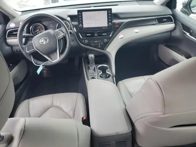 2021 TOYOTA CAMRY XLE  