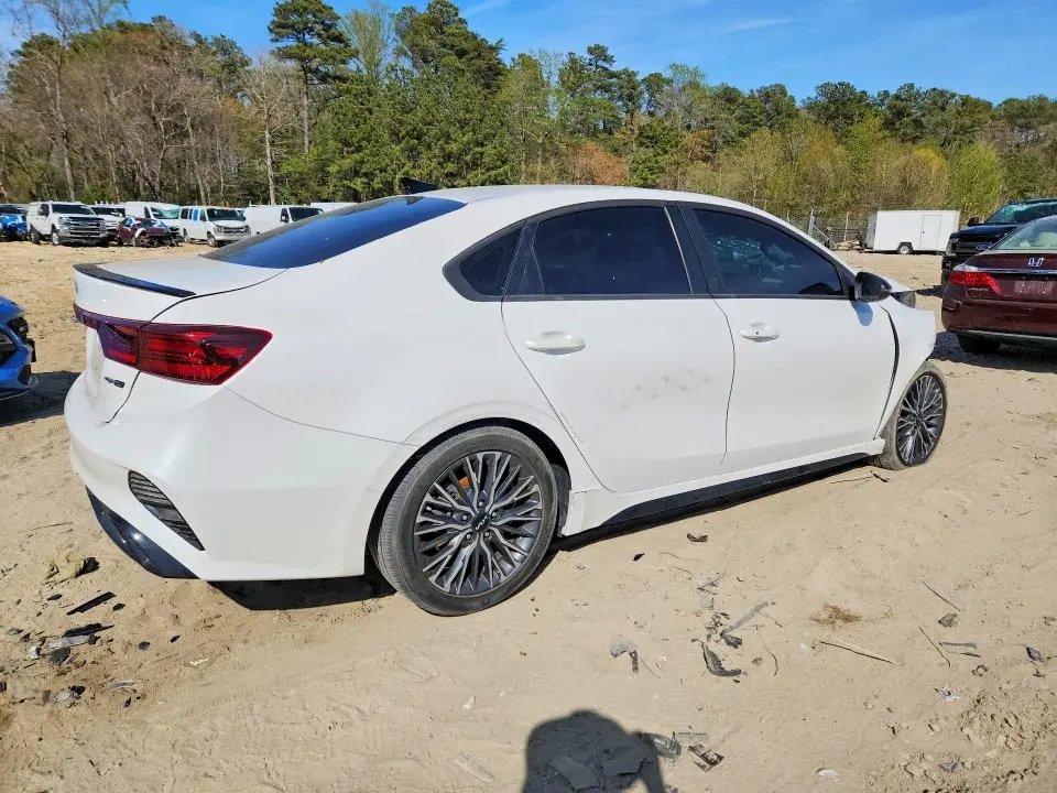 2022 KIA FORTE GT-LINE  