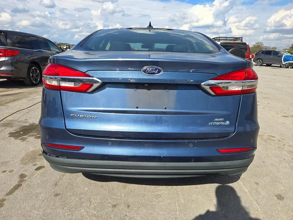 2019 FORD FUSION SE  