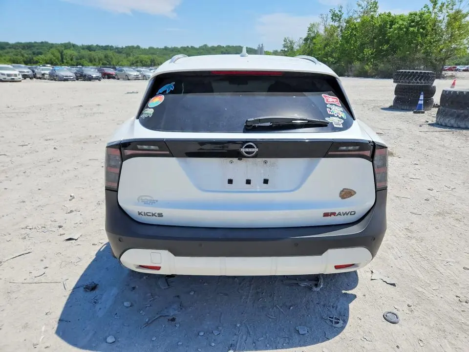 2025 NISSAN KICKS SR  