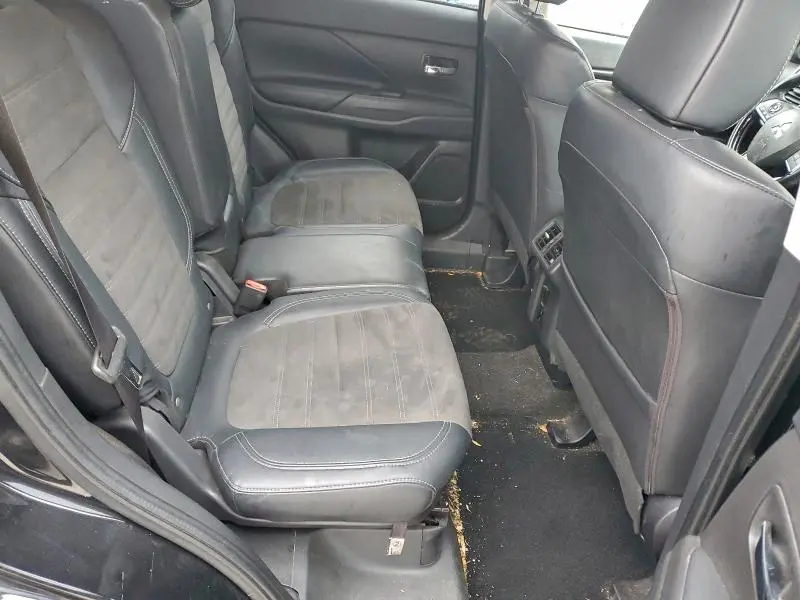 2020 MITSUBISHI OUTLANDER SE  