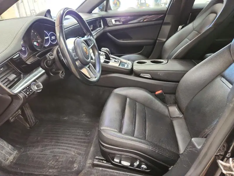2017 PORSCHE PANAMERA 2  