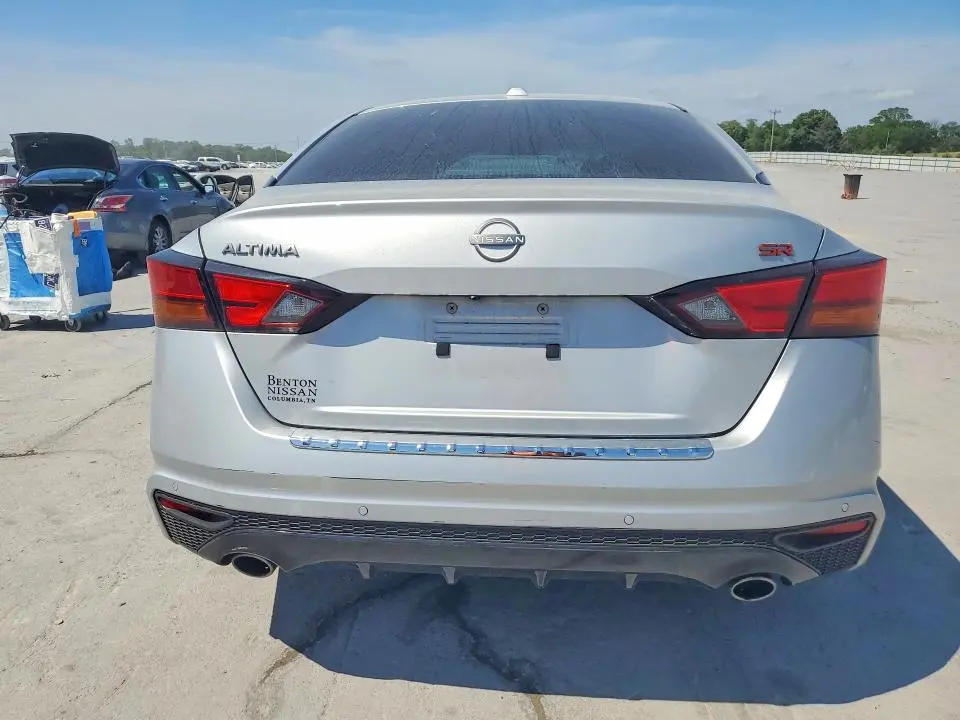 2023 NISSAN ALTIMA SR  