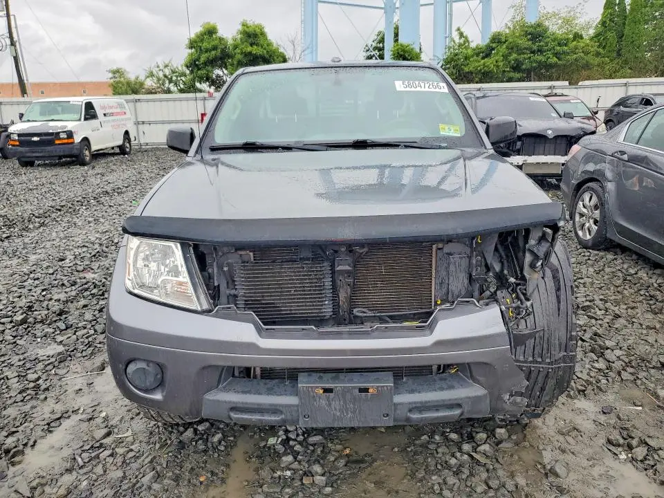 2017 NISSAN FRONTIER SV V6  