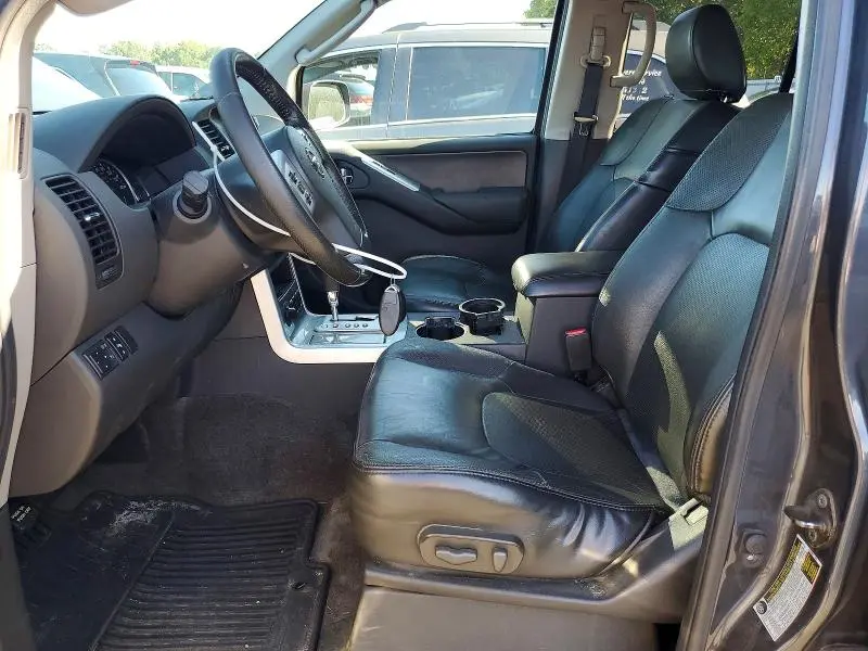 2011 NISSAN PATHFINDER S  
