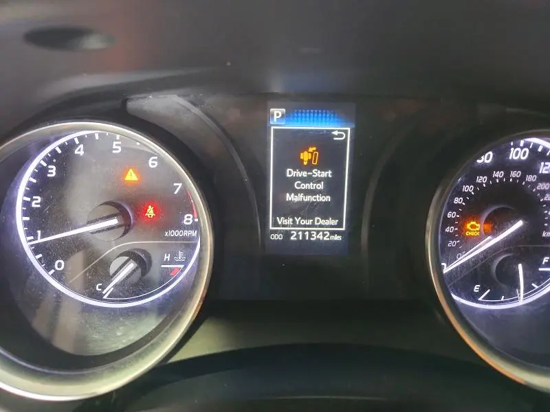2018 TOYOTA CAMRY SE  