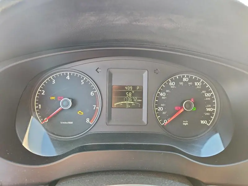 2011 VOLKSWAGEN JETTA BASE  