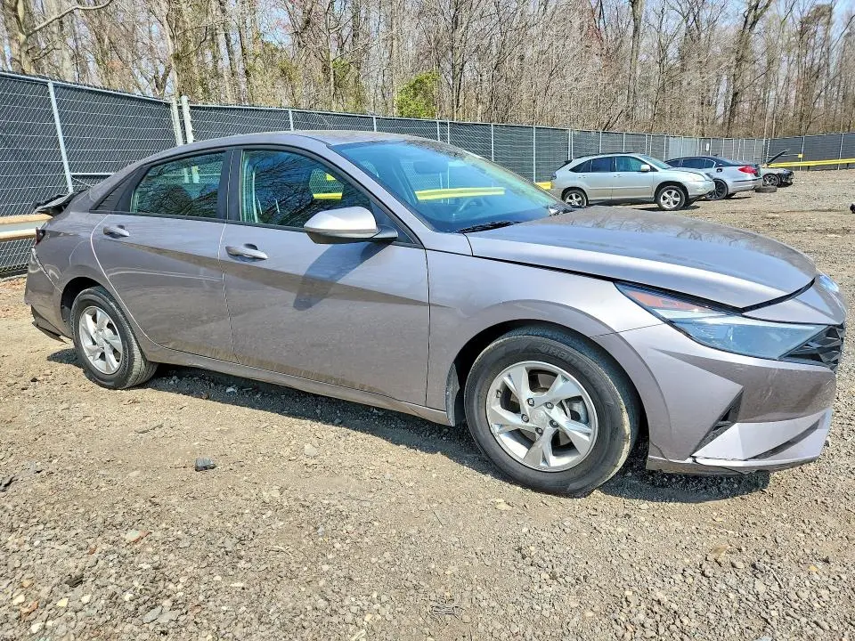 2023 HYUNDAI ELANTRA SE  
