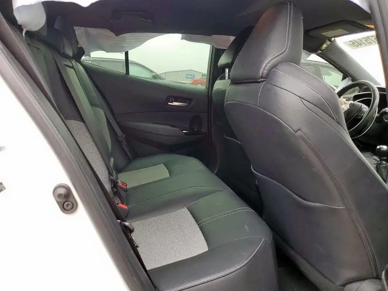 2019 TOYOTA COROLLA SE  