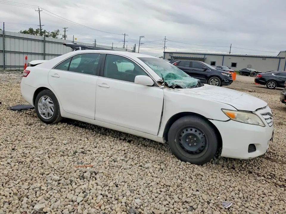 2011 TOYOTA CAMRY LE  