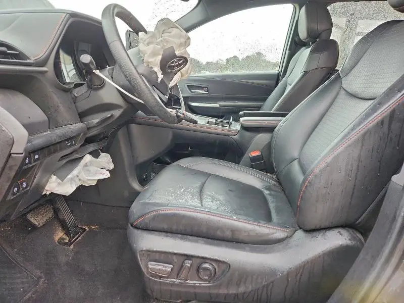 2022 TOYOTA SIENNA XSE  