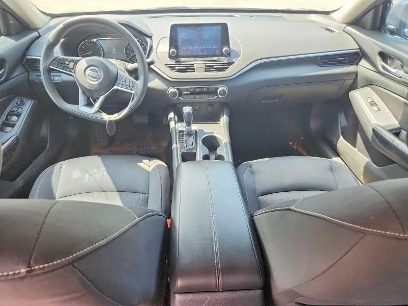 2022 NISSAN ALTIMA SV  