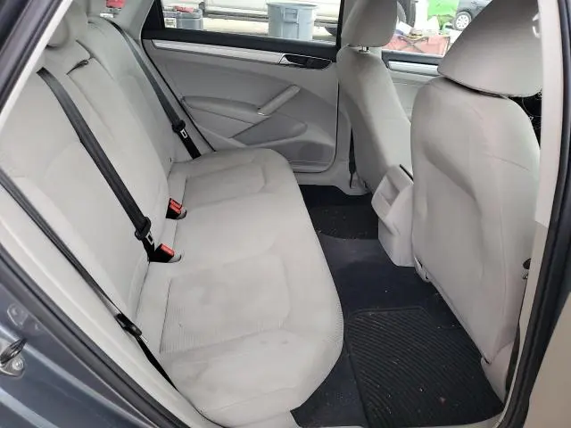 2017 VOLKSWAGEN PASSAT S  