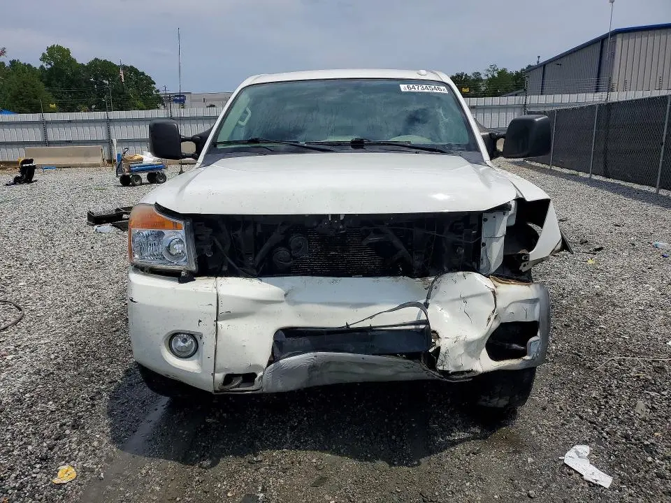 2015 NISSAN TITAN PRO-4X  