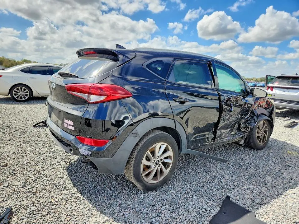 2017 HYUNDAI TUCSON SE PLUS  