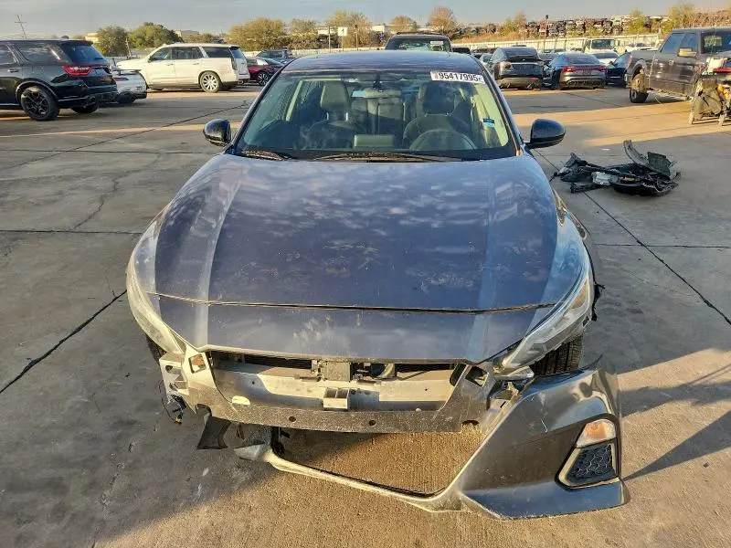 2019 NISSAN ALTIMA SR  