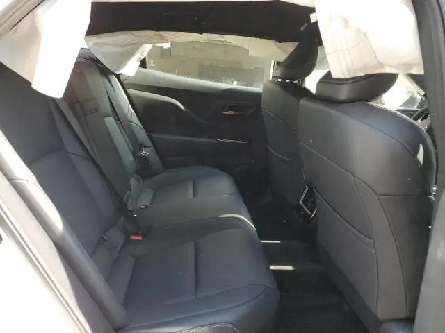 2026 TOYOTA CROWN XLE