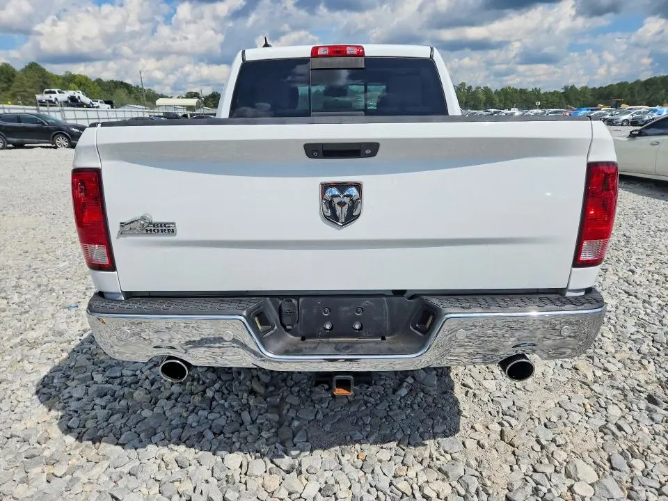 2016 RAM 1500 SLT  